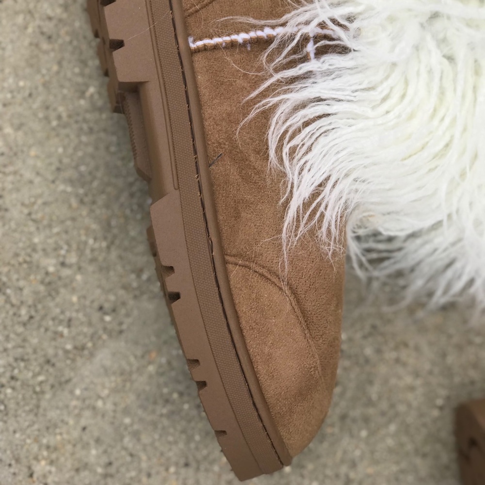 1 left! Nature White & Tan Faux Fur Sherpa Boots - Picture 5 of 6